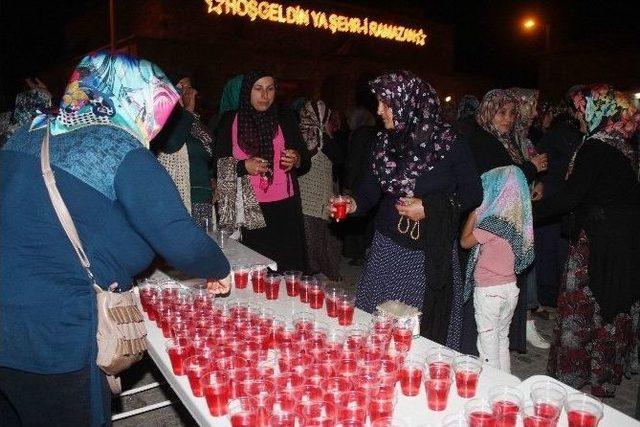 716 Yıllık Tarihi Eşrefoğlu Camisi’nde Kadir Gecesi Coşkusu