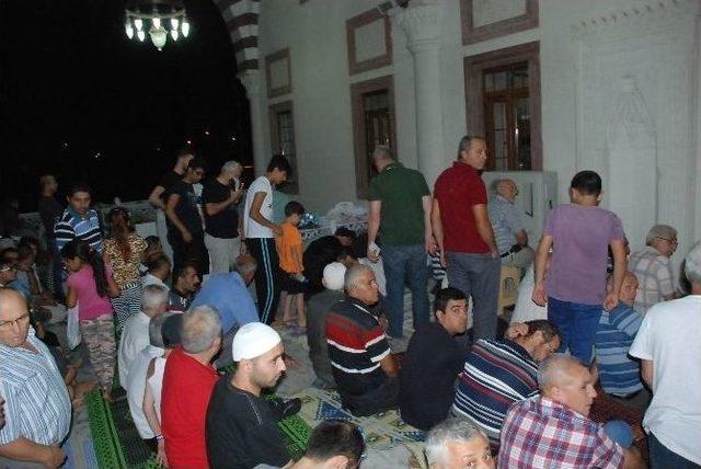 Didim’de Kadir Gecesinde Camiler Doldu Taştı