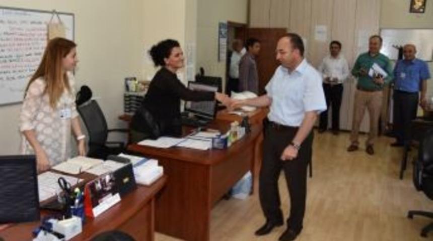 Başkan &Uuml;z&uuml;lmez, Kadir Gecesi&rsquo;nde Personelini Ziyaret Etti