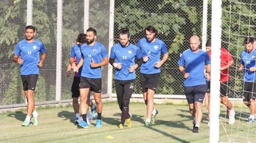 Kocaeli Birlikspor Hazırlıklarını S&uuml;rd&uuml;r&uuml;yor