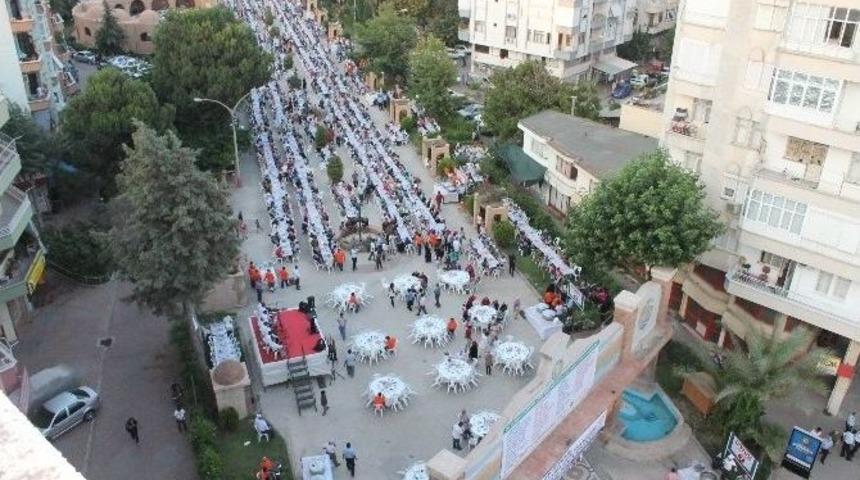 Kumluca&rsquo;da Geleneksel Kadir Gecesi İftarı