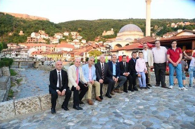 Büyükşehir, Kosova’da Günde 150 Kişiye İftar Yemeği Veriyor