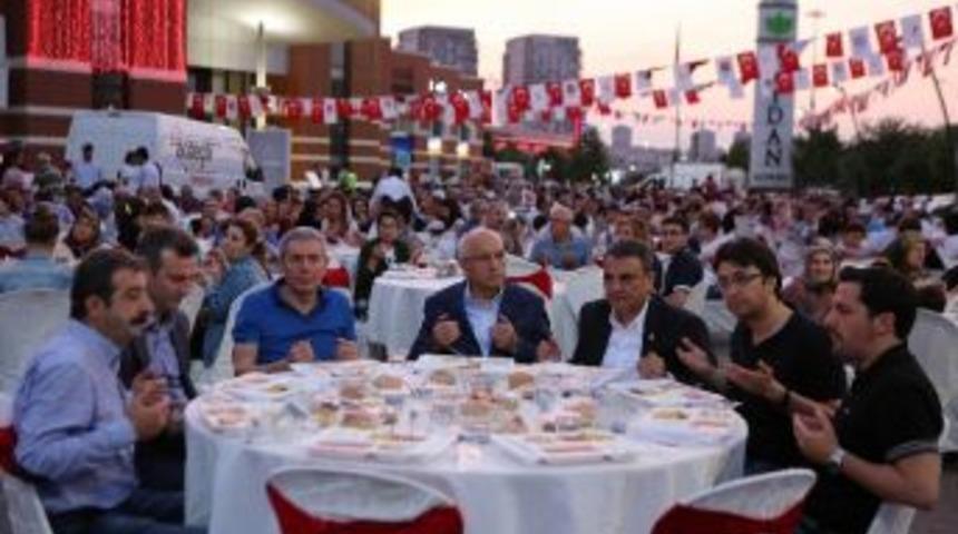 Yenimahalle&rsquo;den Batıkent&rsquo;te Dev İftar