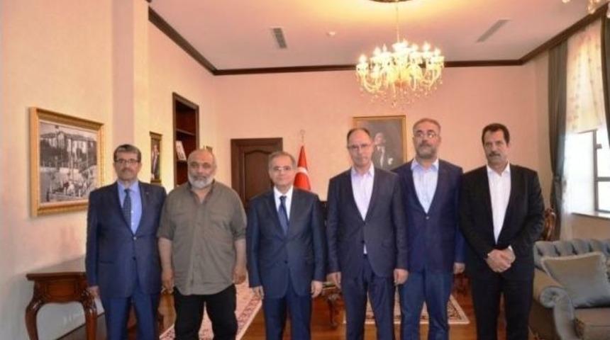 Filistin Ankara B&uuml;y&uuml;kel&ccedil;isi Dr.faed Mustafa&rsquo;dan Vali Tapsız&rsquo;a Ziyaret