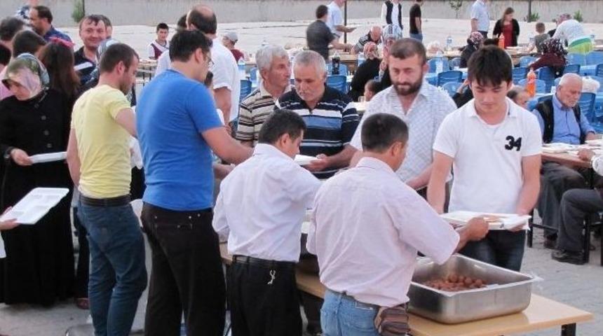 Hisarcık Belediyesi&rsquo;nin Mahalle İftarları