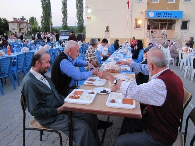 Hisarcık Belediyesi’nin Mahalle İftarları