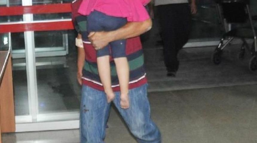 Kızını Hastaneye G&ouml;t&uuml;r&uuml;rken Kaza Yaptı: 4 Yaralı