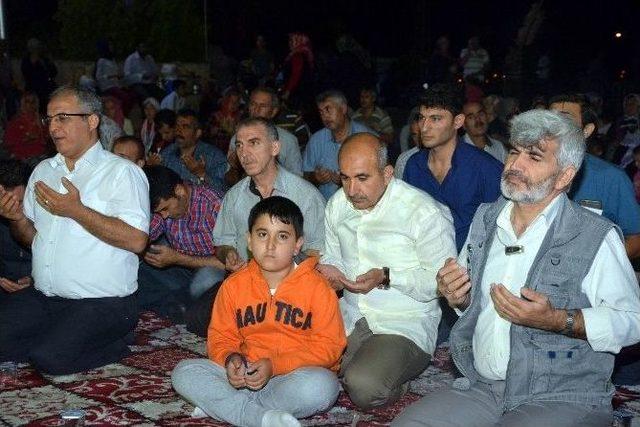 Kilis Manevi Bir Gece Yaşadı