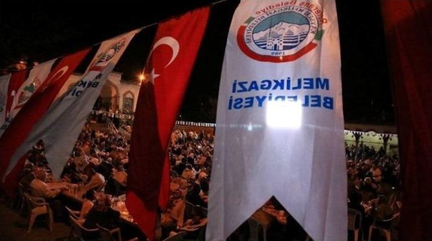 Kayserili Sahurda Buluştu