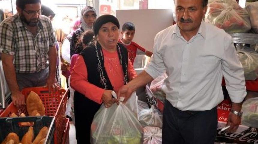 Mahalle Muhtarından 155 Aileye Ramazan Yardımı