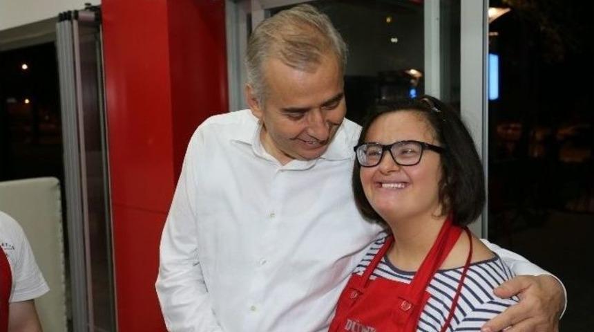 Başkan Zolan&rsquo;dan Down Kafe&rsquo;ye Ziyaret