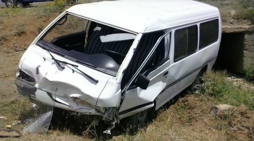 Direksiyon H&acirc;kimiyetini Kaybetti, Şarampole U&ccedil;tu: 1 Yaralı