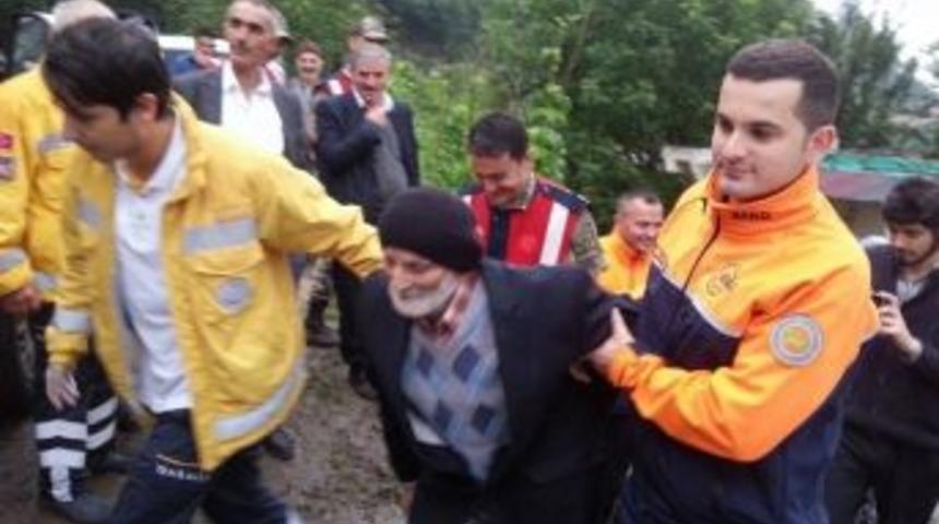 Kayıp Adam Evinin &Ouml;n&uuml;nde Bulundu