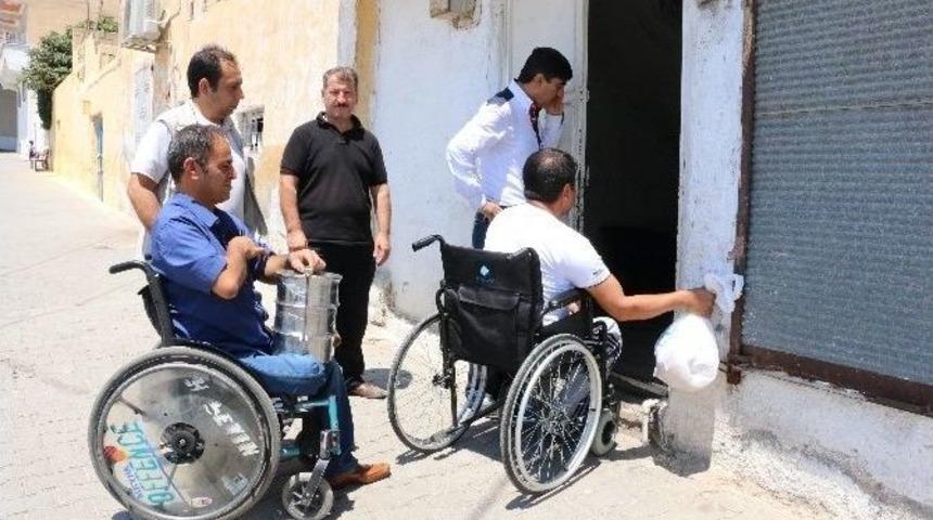 Ortopedik Engelliler Derneği Evlere Yemek İkramına Eşlik Etti