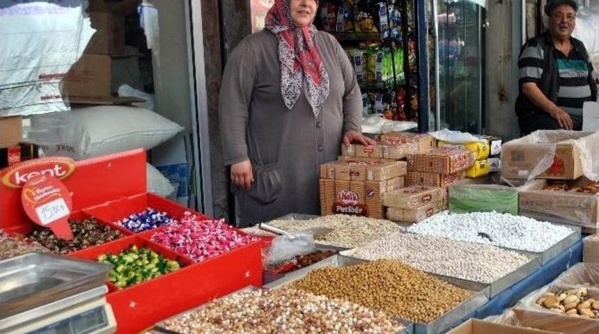 Aydın&rsquo;da Bayram Telaşı Pazarı Bereketlendirdi