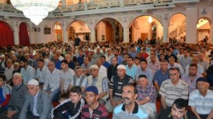 Kulu&rsquo;da Kadir Gecesi&rsquo;nde Camiler Doldu