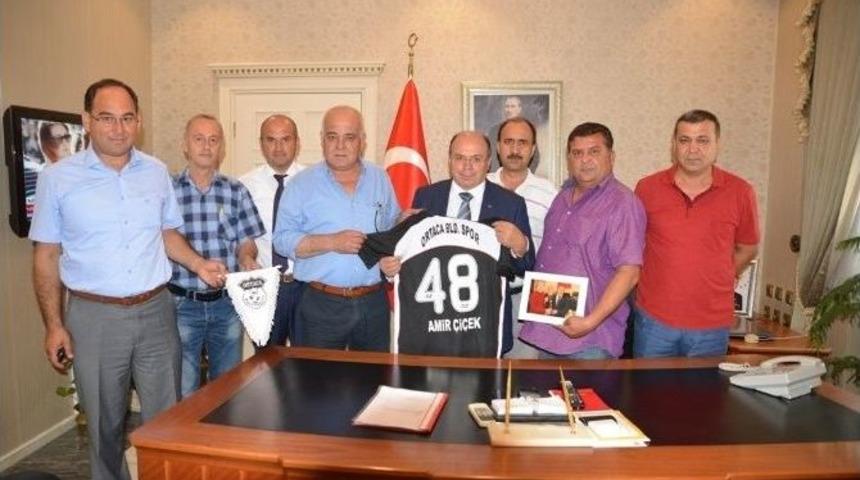 Ortaca Belediyespor Kul&uuml;b&uuml;&rsquo;nden Vali &Ccedil;i&ccedil;ek&rsquo;e Ziyaret
