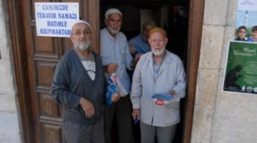 Bolvadin&rsquo;de &Uuml;cretsiz Yasin-i Şerif Dağıtıldı