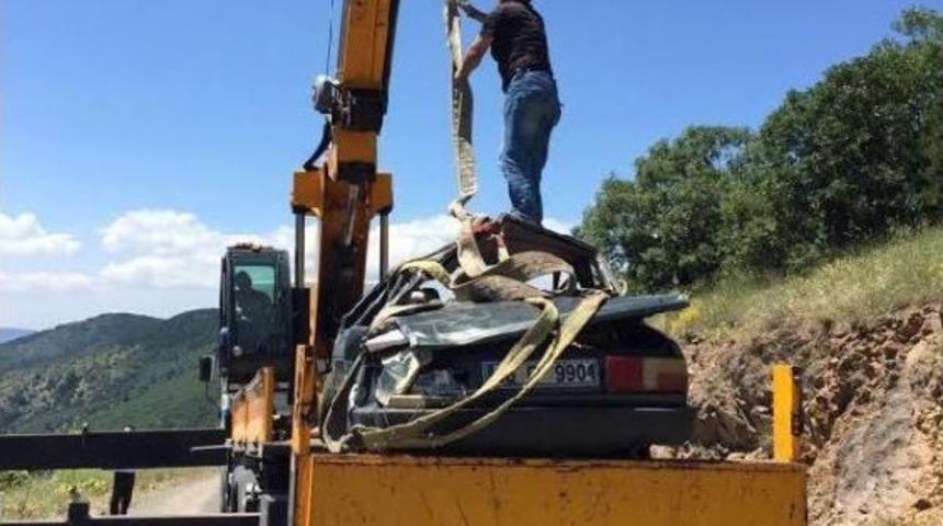 Hastane D&ouml;n&uuml;ş&uuml; Kaza: 2 &Ouml;l&uuml;, 1 Yaralı