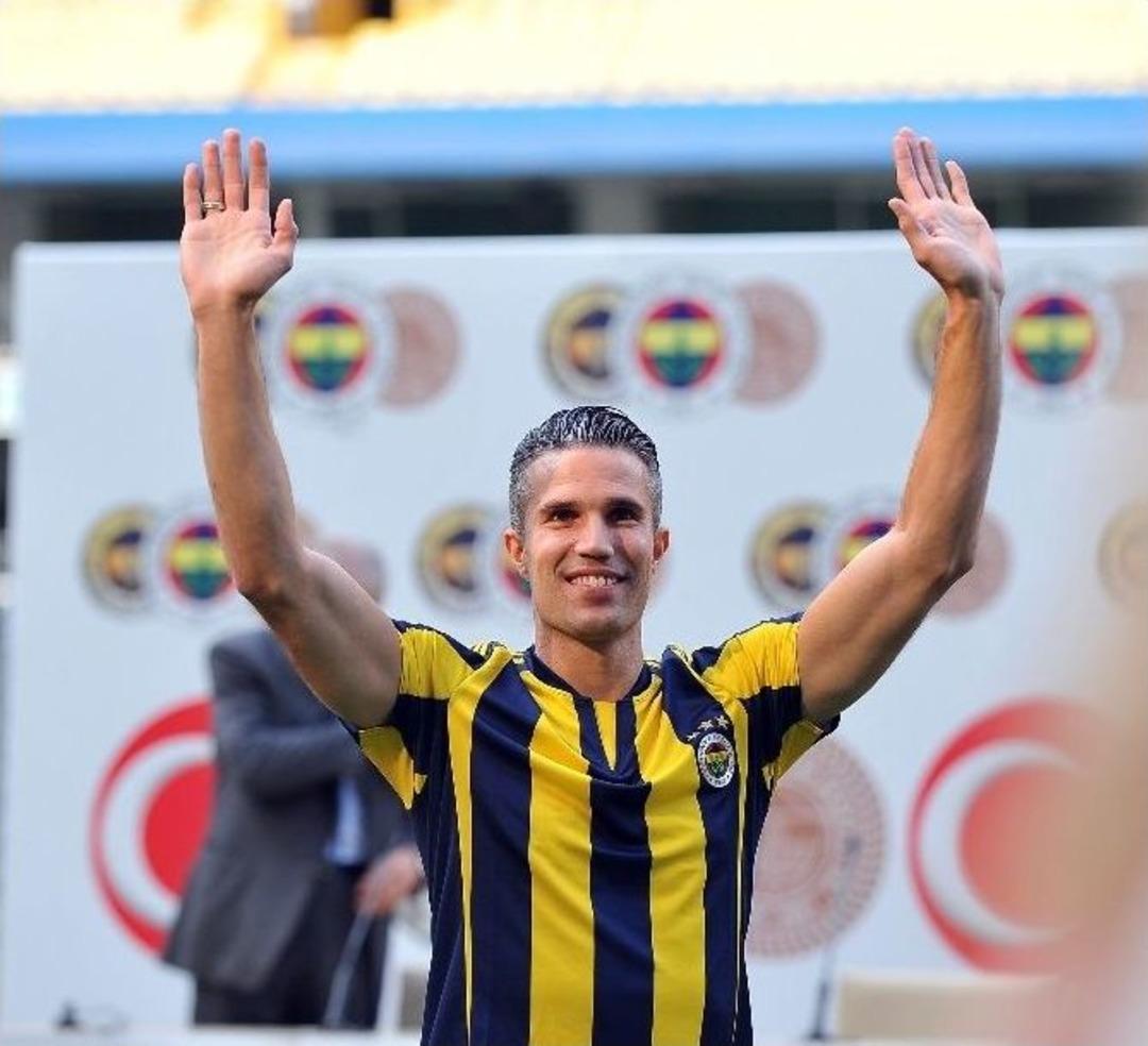 Robın Van Persıe İmzayı Attı