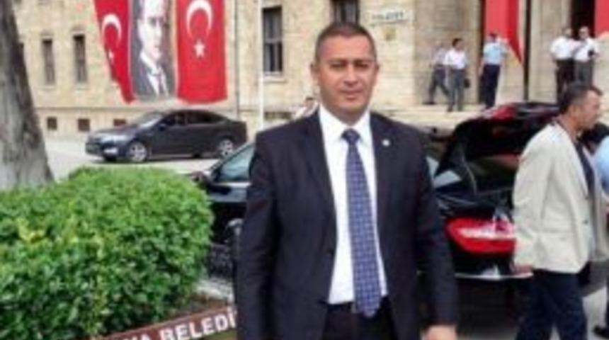 Aranan Şahıs Koruma Polisinden Ka&ccedil;amadı