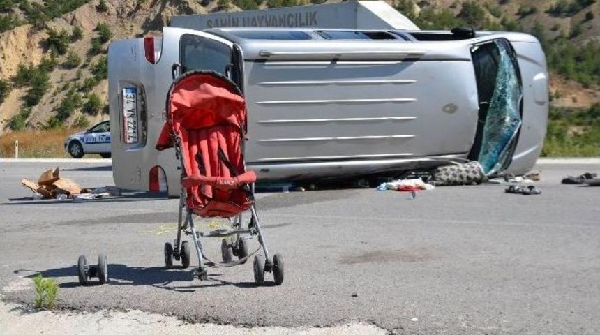 Sivas&rsquo;ta Minib&uuml;s Devrildi: 8 Yaralı