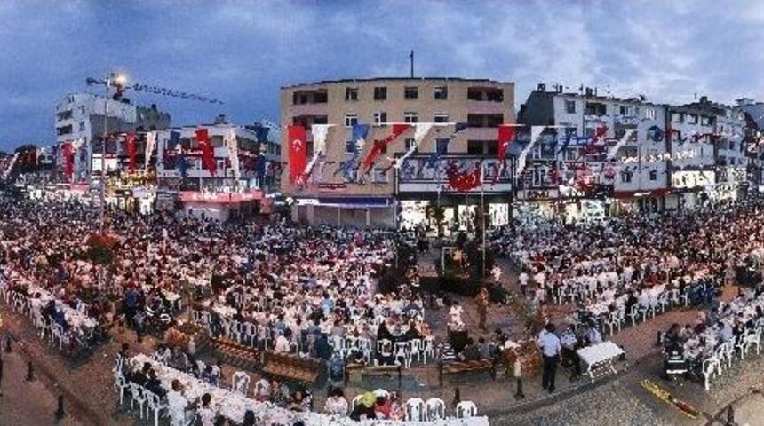 Sultanbeyli&rsquo;de 20 Bin Kişilik Dev İftar