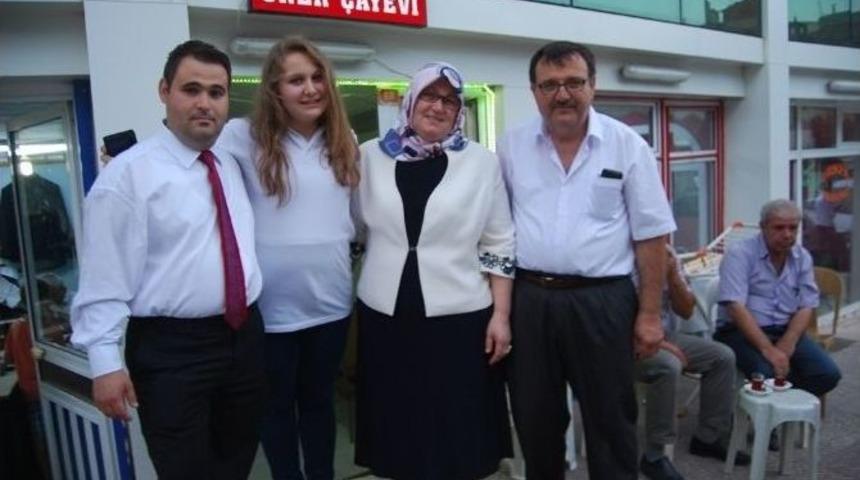 Kahveciden Mahalleliye İftar Yemeği