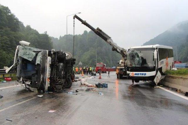 Bolu'da Otobüs Kazası: 6 Ölü, 40 Yaralı (2)