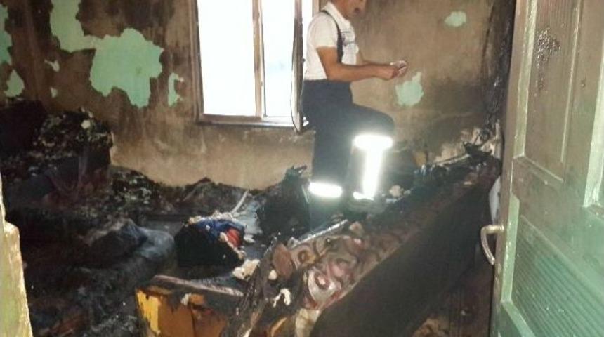 Hisarcık&rsquo;ta Ahşap Ev Yangını