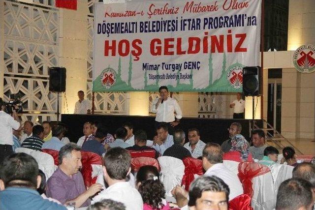 Döşemealtı Belediye Personeline Ve Ailelerine 5 Yıldızlı İftar Sofrası