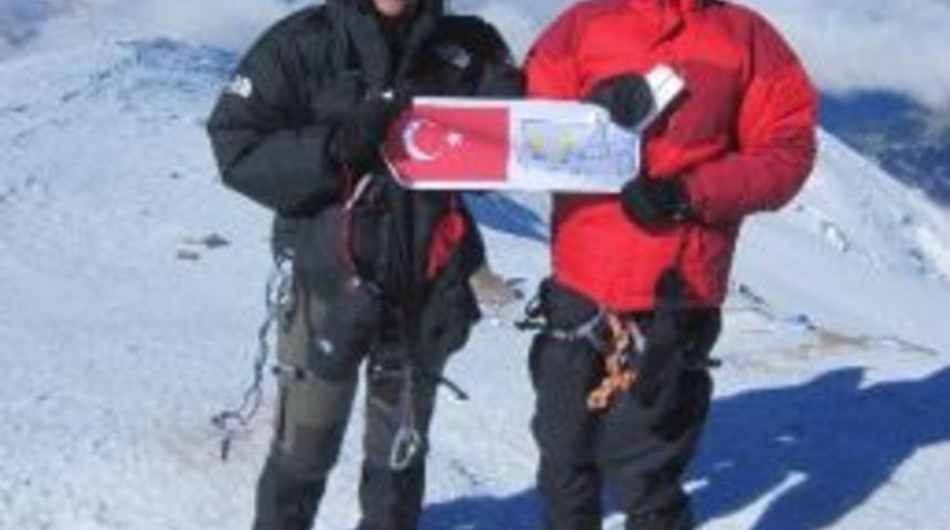 Kuşadalı Sporcular Elbruz Dağı&rsquo;nda