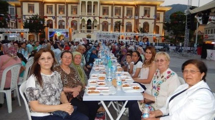 Şekame Kadınları İftar Yemeğinde Ağırladı