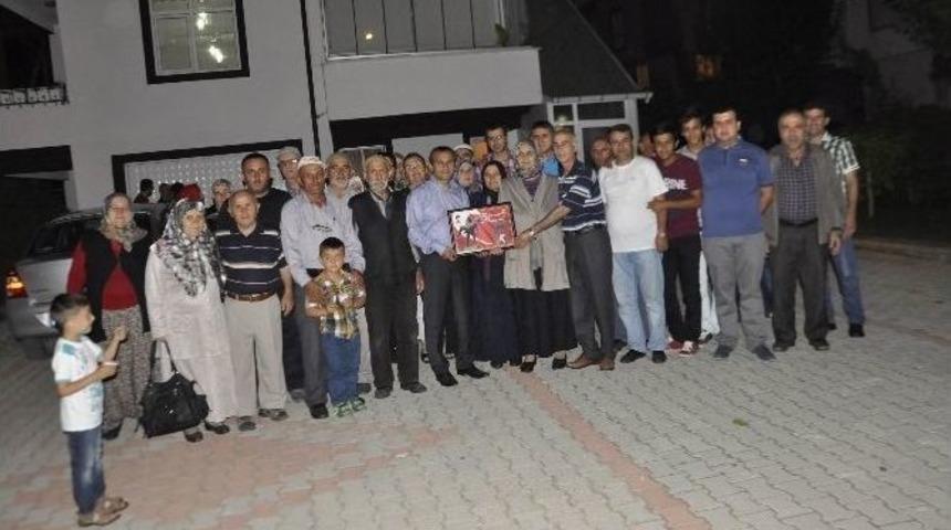 Kaymakam Sonel Evinde Şehit Aileleri Ve Gazilere İftar Verdi