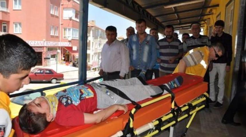 Bayram Tatili Yolunda Kaza: 1 &Ouml;l&uuml;, 5 Yaralı