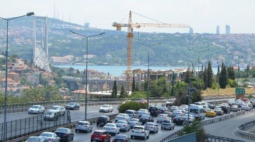 Trafikte Bayram Yoğunluğu Başladı