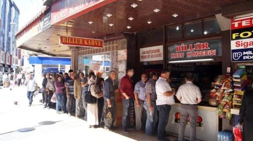 Bayramlık Kahve Kuyruğu