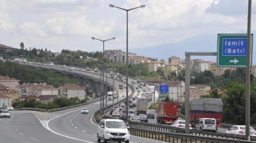 Yollarda Bayram Tatili G&ouml;&ccedil;&uuml; (2)