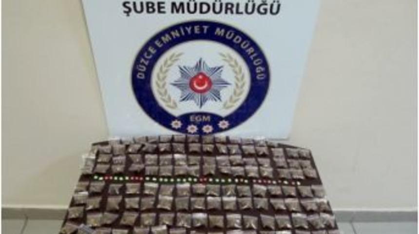 Polisten Bayram &Ouml;ncesi Uyuşturucu Baskını