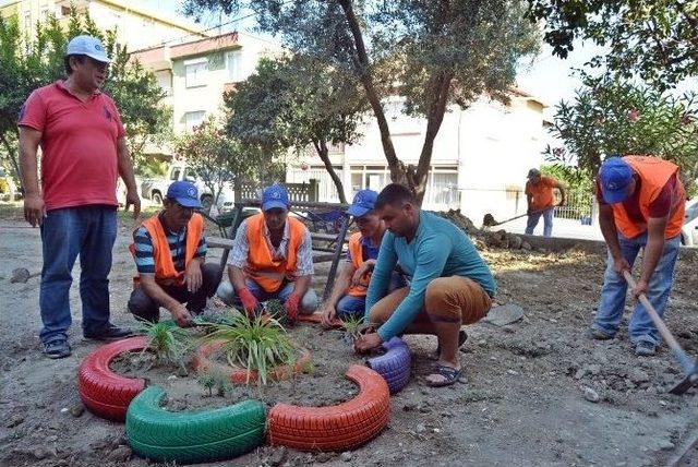 Hurda Lastikleri Saksıya Dönüştürdüler