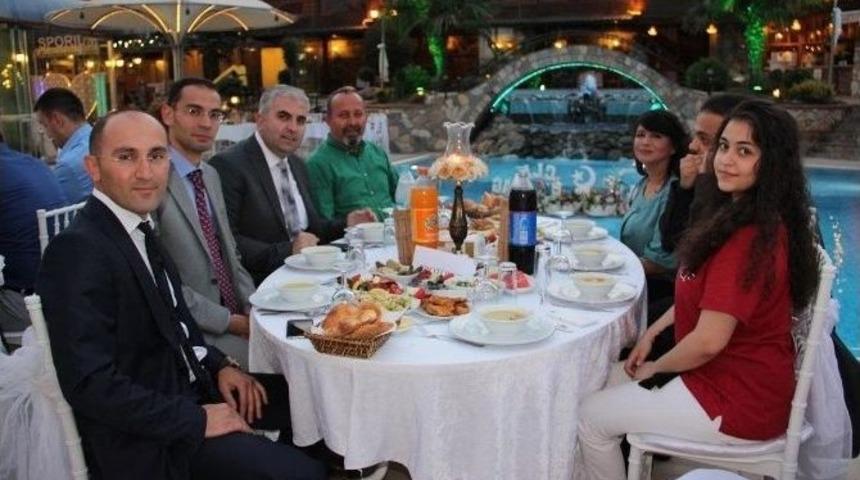 Uedaş Ve Clk Uludağ Elektrik Ailesi İftarda Buluştu...(d&uuml;zeltme-tekrar)