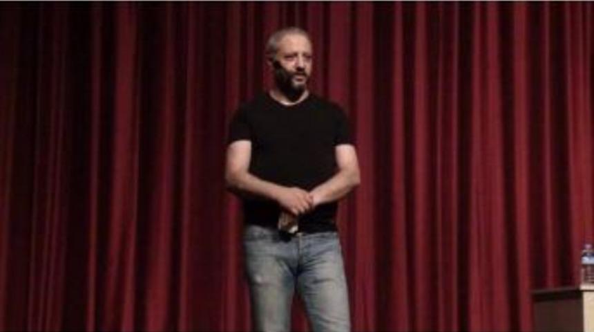 &Uuml;nl&uuml; Komedyen Malatyalıları Kahkahaya Boğdu