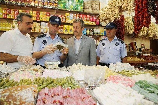 Şahinbey Zabıtasından Bayram Öncesi Gıda Denetimi