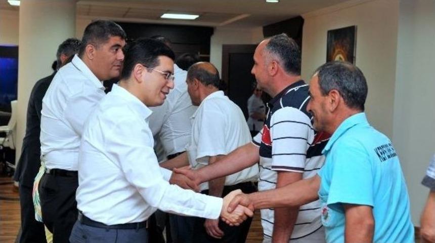 T&uuml;t&uuml;nc&uuml; İlk Bayramlaşmayı Personeliyle Yaptı