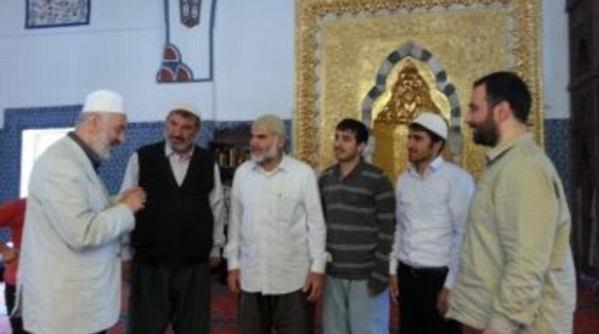 M&uuml;ft&uuml; Arvas&rsquo;tan İtikafa Girenlere Ziyaret