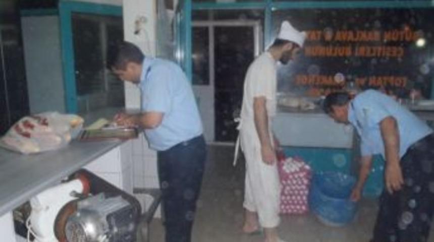 Kartepe Zabıtası&rsquo;ndan Gece Denetimi