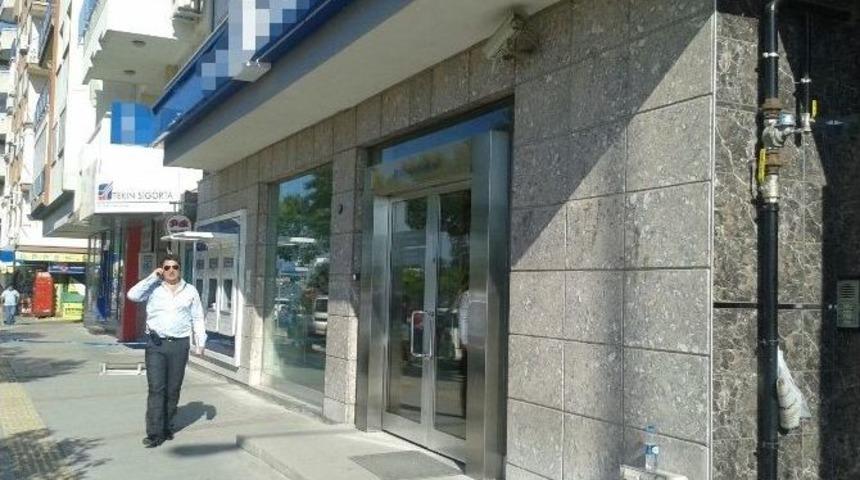 Pompalı T&uuml;fekle Banka Soydular