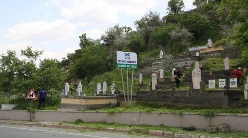 Melikgazi İl&ccedil;esinde B&ouml;lge Mezarlıkları Kabir Ziyaretlerine Hazır