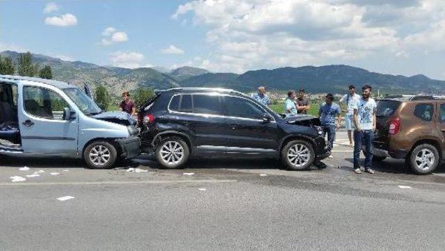 Çorum'da Iki Kaza : 10 Yaralı