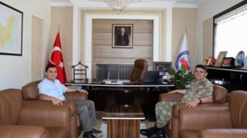 İl Jandarma Komutanı Akşit Yıldızeli&rsquo;ne Veda Ziyaretinde Bulundu